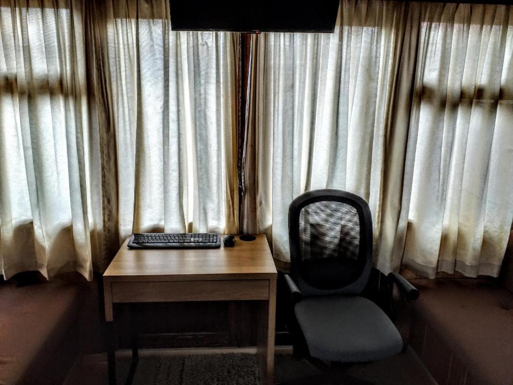 Two Rooms Rustic House - Self Check-In Букурещ Екстериор снимка
