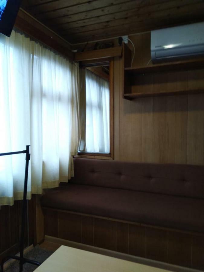 Two Rooms Rustic House - Self Check-In Букурещ Екстериор снимка