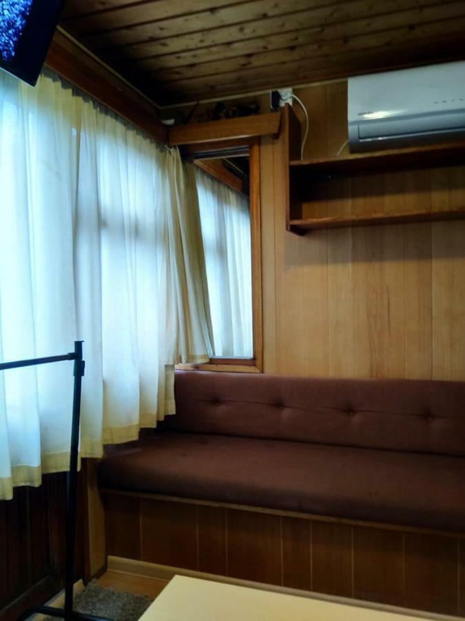 Two Rooms Rustic House - Self Check-In Букурещ Екстериор снимка