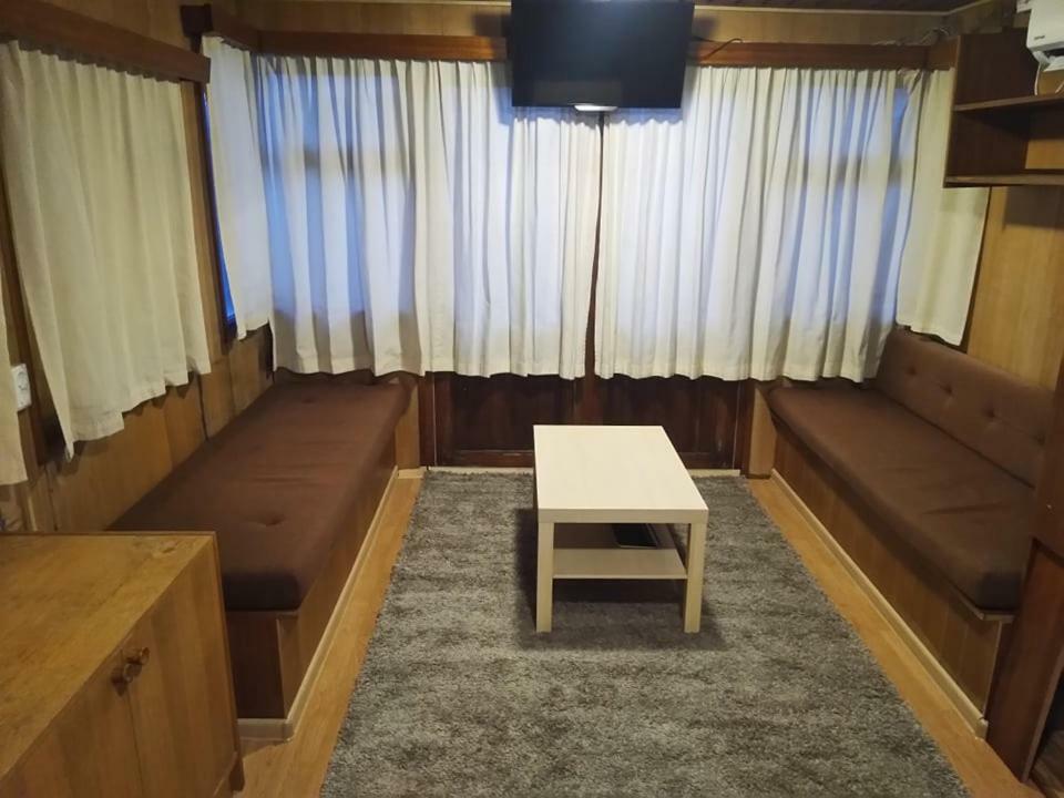 Two Rooms Rustic House - Self Check-In Букурещ Екстериор снимка
